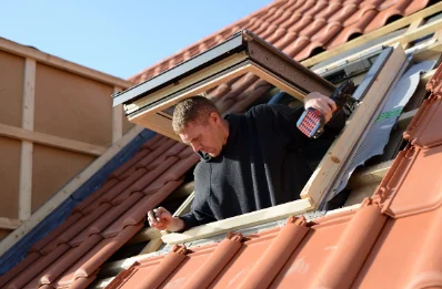 Pose de fenêtres de toit Velux à Molamboz